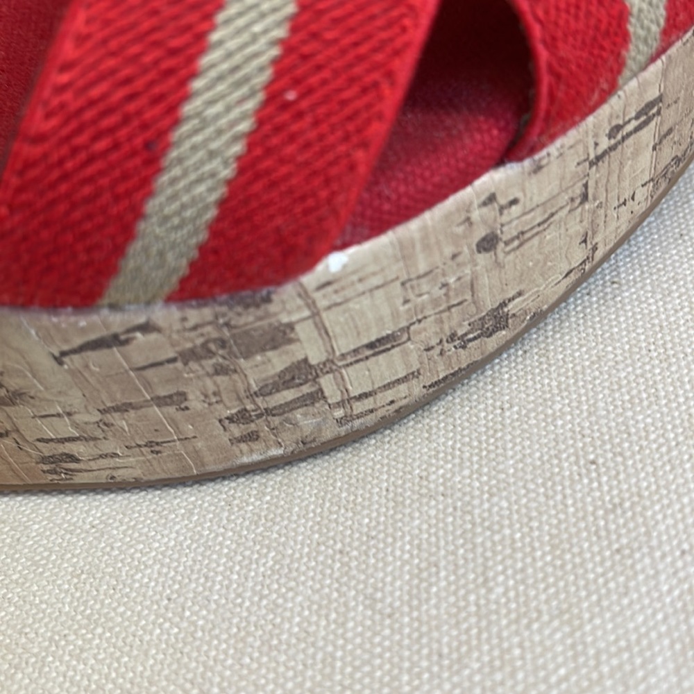 Super Cute Merona Red & Taupe Elastic Strap Wedge Sandals Size 7.5 - Picture 14 of 16